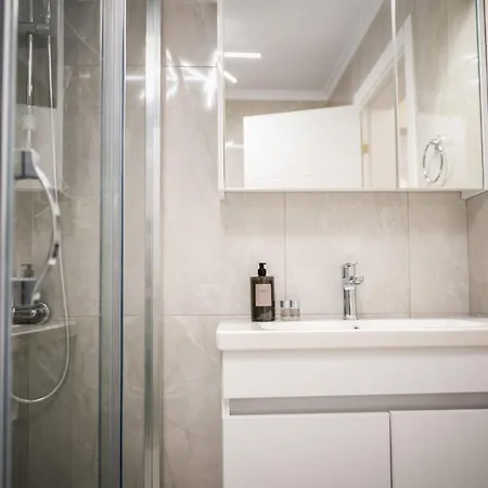 Apartamento Zafi Lakeview By Sunny Mamaia