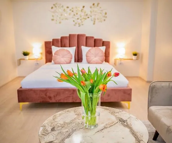 Zafi Lakeview Apartment