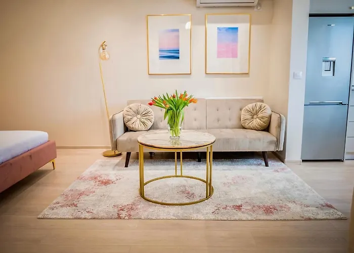 Zafi Lakeview Apartment